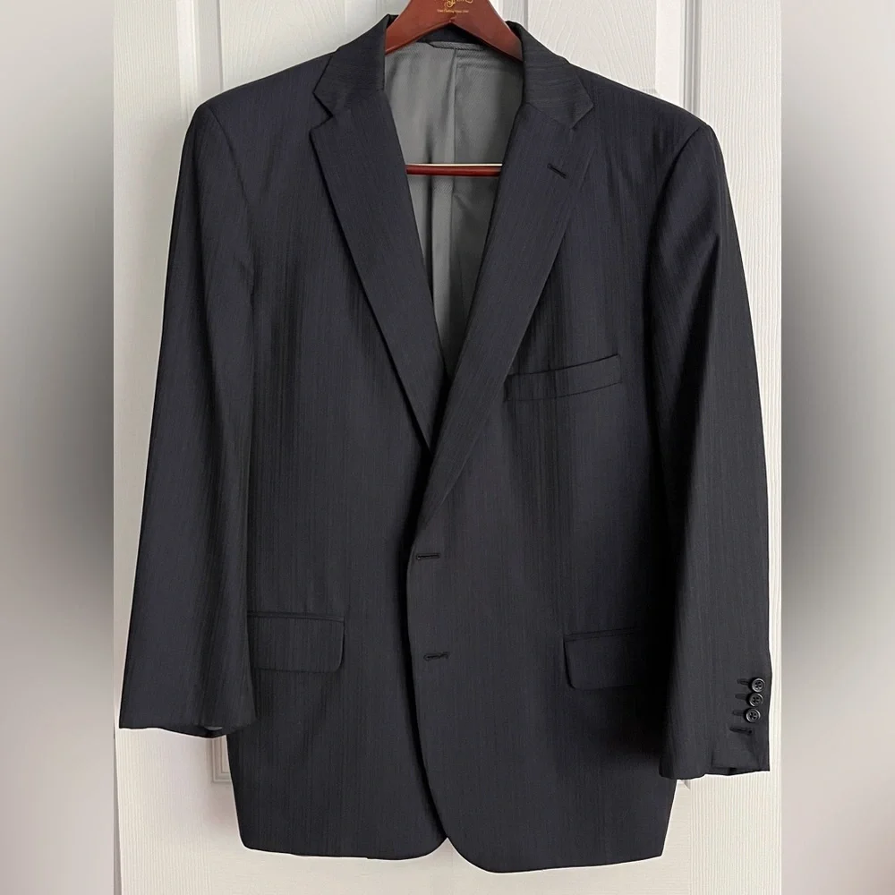 Tom James, Men’s custom made wool suit, Jacket 50R, pants W40/L29
